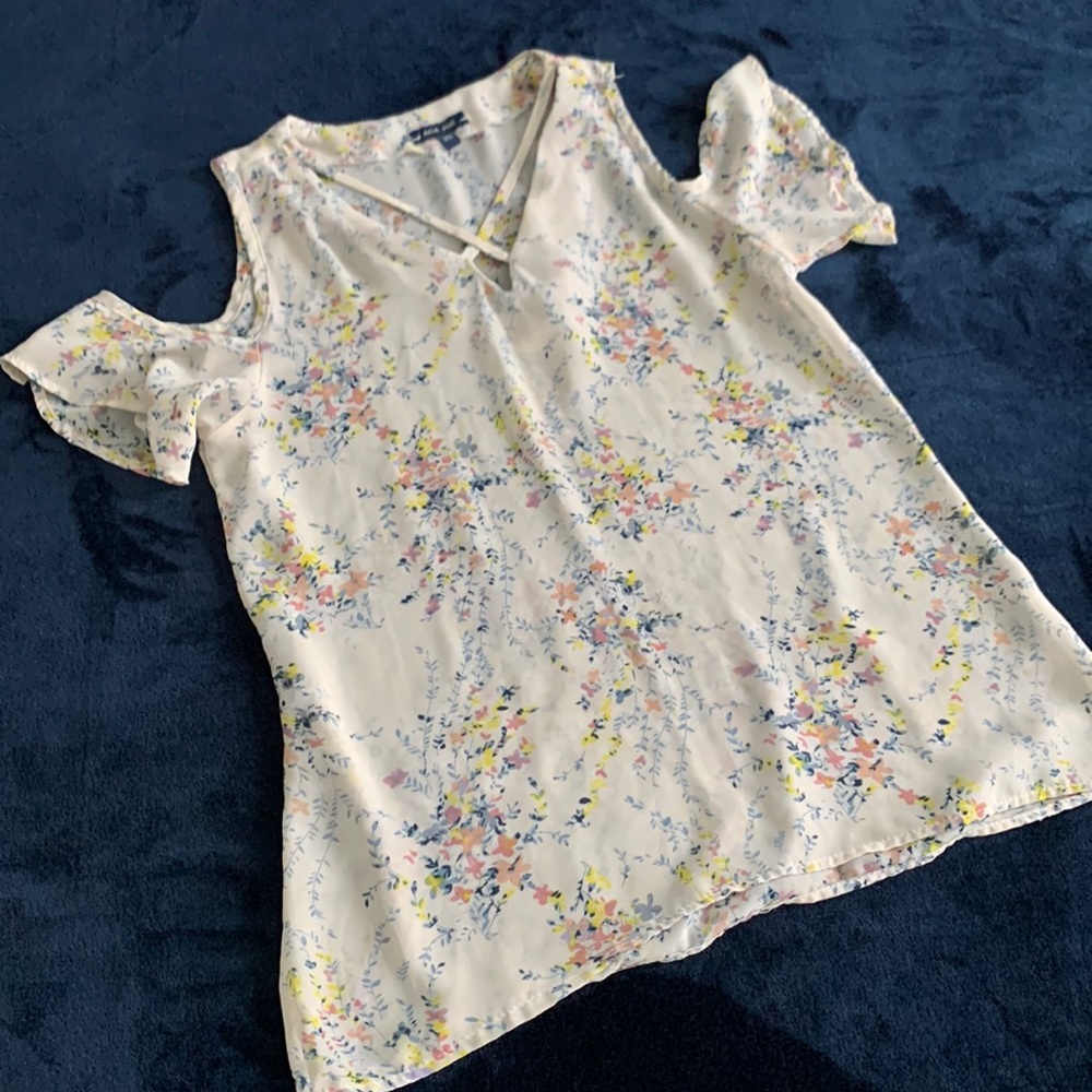 Flower blouse cream light colors size Xs